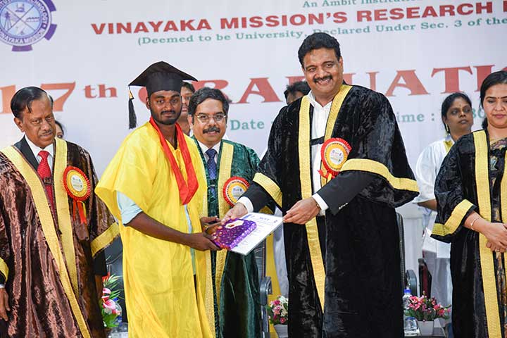 AVIT student awarded in 17th Graduation Day 2018
