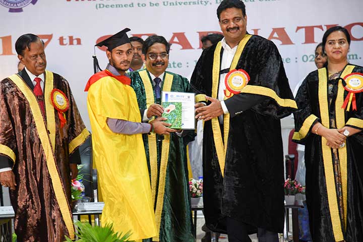AVIT student awarded in 17th Graduation Day
