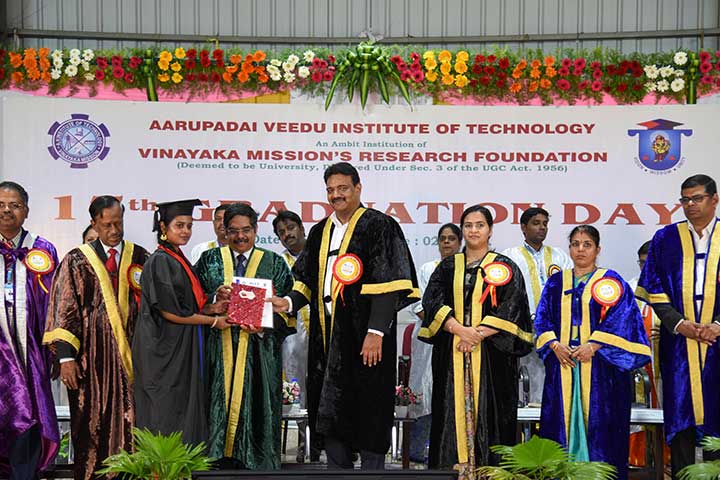 Aarupadai Veedu Institute of Technology student awarded in 17th Graduation Day- AVIT

