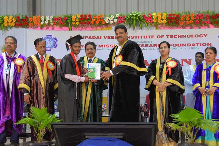Aarupadai Veedu Institute of Technology student awarded in Graduation Day Celebration 2018- AVIT
