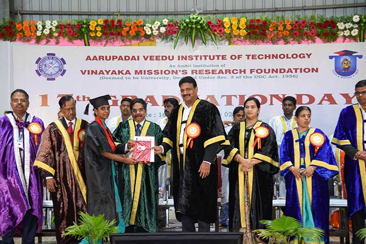 Aarupadai Veedu Institute of Technology student awarded in 17th Graduation Day 2018- AVIT
