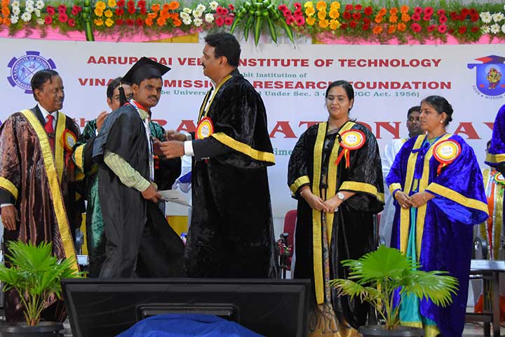AVIT student awarded in Graduation Day 2018 at AVIT
