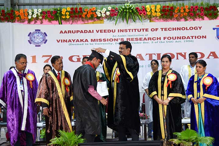 Aarupadai Veedu Institute of Technology student awarded in Graduation Day 2018
