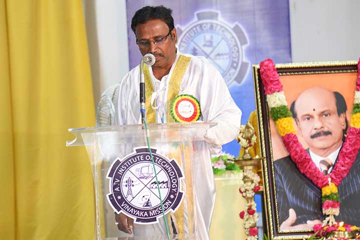 Addressing in Aarupadai Veedu Institute of Technology Graduation Day 2018

