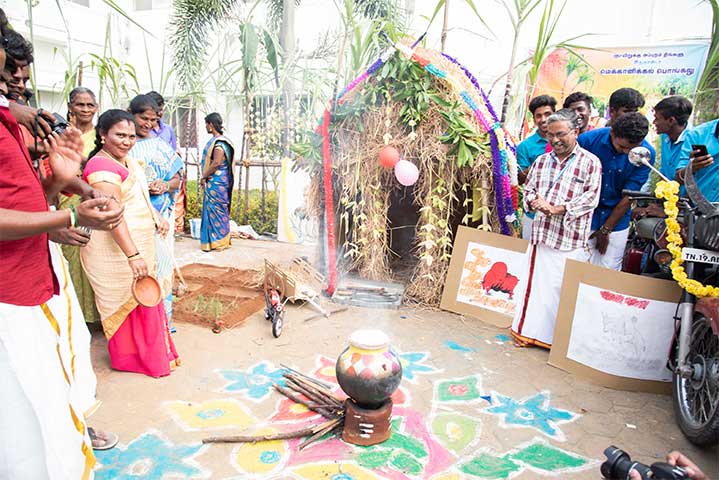 Cooking in Pongal Day Celebration 2019 at AVIT
