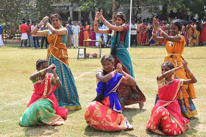 Dancing in Pongal Celebration 2019- AVIT
