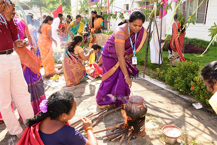 Cooking in Pongal Day Celebration 2020 at AVIT
